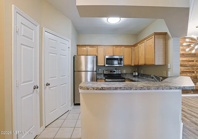 2nd image of 10961 Burnt Mill Rd #426, Jacksonville, FL 32256 | MLS# 2152965