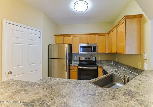 4th image of 10961 Burnt Mill Rd #426, Jacksonville, FL 32256 | MLS# 2152965