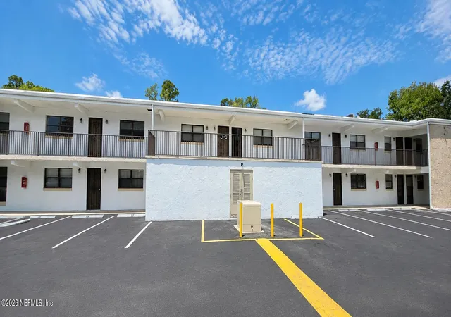 Homes for sale in Daytona Beach, FL | 1500 Virginia Ave #209, Daytona Beach, FL 32114 | MLS# 2152508