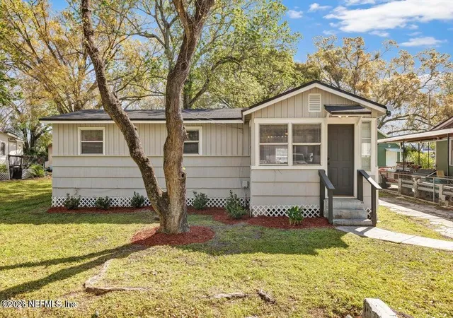 Photo 1 of Single family home for sale at 825 Wyolen St, Jacksonville, FL 32254 | MLS# 2152469 | Listing updated on 2026-09-06