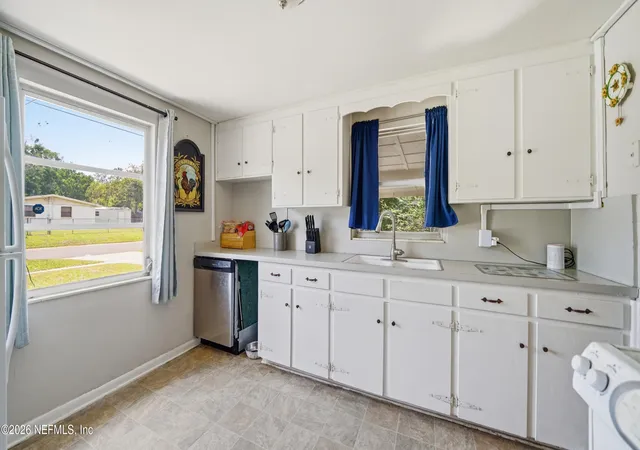 5th image of 5563 Tampico Rd, Jacksonville, FL 32244 | MLS# 2153444