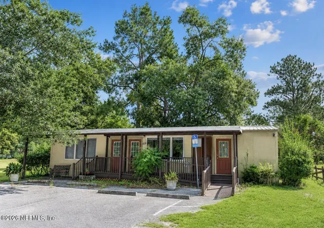 Photo 17 of Single family home for sale at 392 Bardin Rd, Palatka, FL 32177 | MLS# 2152944 | Listing updated on 2026-08-11