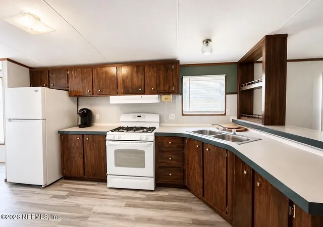 Photo 4 of Single family home for sale at 392 Bardin Rd, Palatka, FL 32177 | MLS# 2152944 | Listing updated on 2026-08-11