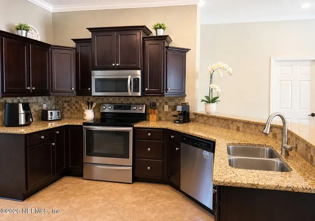Photo 3 of Sale Pending at 4535 Se 34th Place, Ocala, FL 34480 | MLS# 2152651 | Listing updated on 2026-09-14