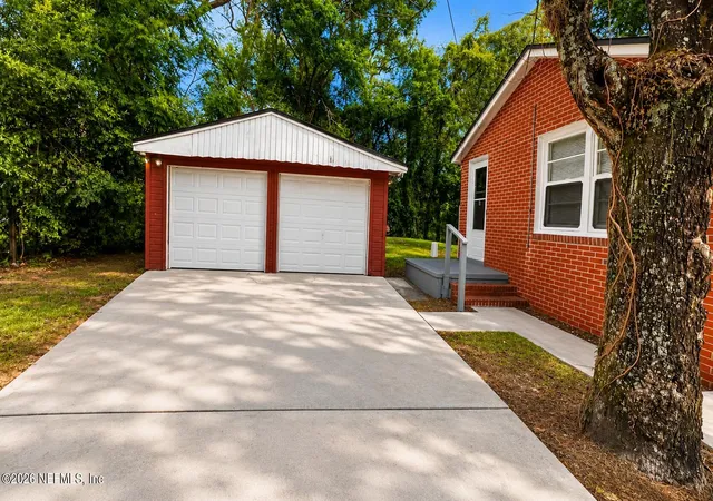 Photo 3 of Sale Pending at 9025 Monroe Ave, Jacksonville, FL 32208 | MLS# 2154070 | Listing updated on 2026-09-14