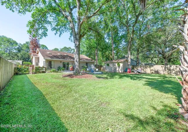 Photo 3 of Sale Pending at 3569 Hampton Glen Pl, Jacksonville, FL 32257 | MLS# 2153004 | Listing updated on 2026-09-30