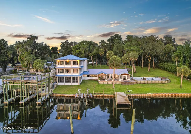Photo 2 of Mansion for sale at 703 Front St, Welaka, FL 32193 | MLS# 2152882 | Listing updated on 2026-08-15