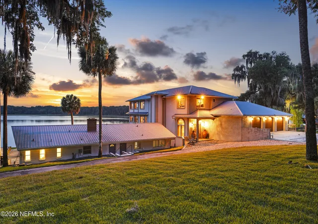 Photo 71 of Mansion for sale at 703 Front St, Welaka, FL 32193 | MLS# 2152882 | Listing updated on 2026-08-15
