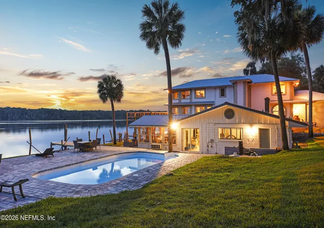 Photo 1 of Mansion for sale at 703 Front St, Welaka, FL 32193 | MLS# 2152882 | Listing updated on 2026-08-15