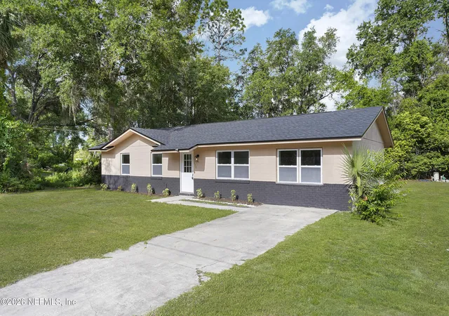 Photo 2 of Single family home for sale at 111 Elm Ave, Palatka, FL 32177 | MLS# 2153713 | Listing updated on 2026-07-26