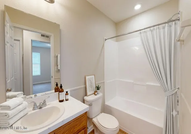 Photo 3 of Sale Pending at 8826 India Ave, Jacksonville, FL 32216 | MLS# 2153640 | Listing updated on 2026-08-25