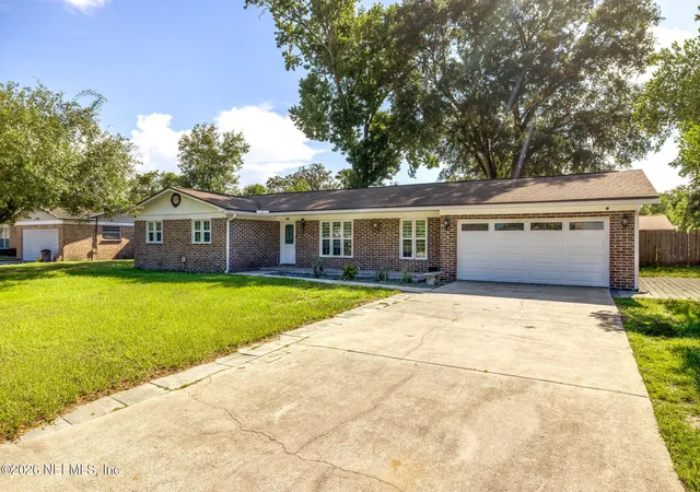 Photo 2 of Single family home for sale at 3441 Red Oak Cir E, Orange Park, FL 32073 | MLS# 2154142 | Listing updated on 2026-08-20