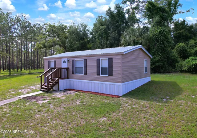 Homes for sale in Satsuma, FL | 102 Dalton Ct, Satsuma, FL 32189 | MLS# 2152976