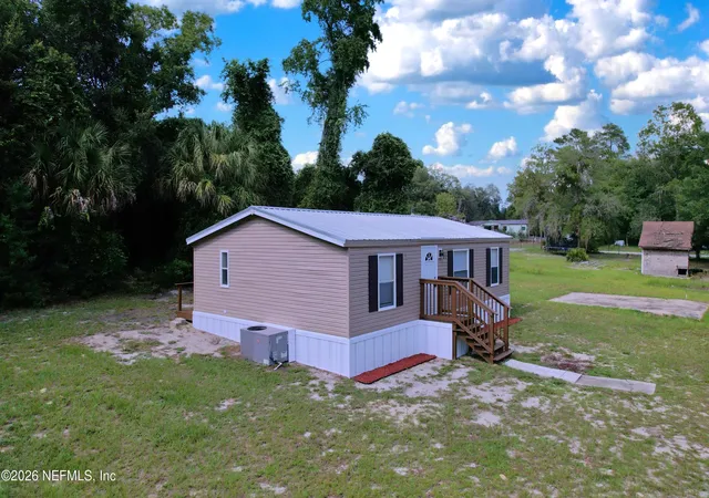 Homes for sale in Satsuma, FL | 102 Dalton Ct, Satsuma, FL 32189 | MLS# 2152976