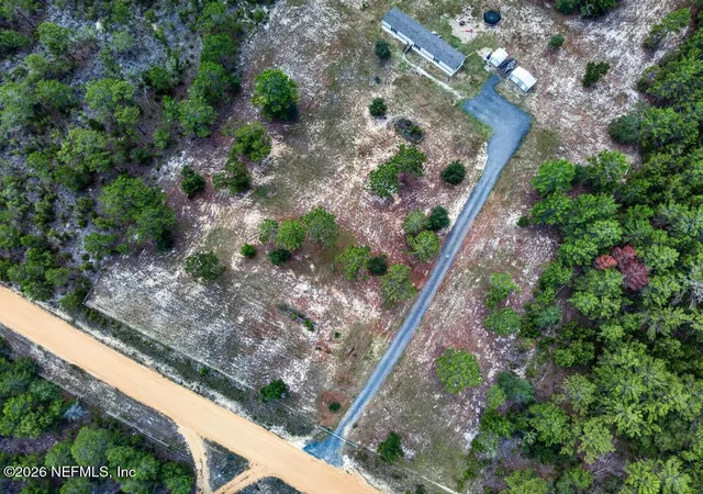 2nd image of 323 Lily Trl, Interlachen, FL 32148 | MLS# 2154487