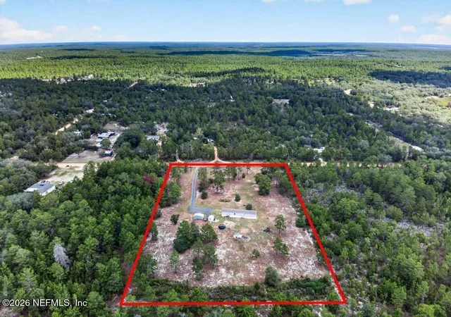 3rd image of 323 Lily Trl, Interlachen, FL 32148 | MLS# 2154487