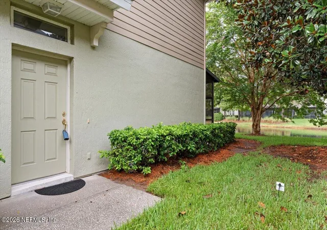 Photo 2 of Townhouse for sale at 7543 Scarlet Ibis Ln, Jacksonville, FL 32256 | MLS# 2153386 | Listing updated on 2026-09-23