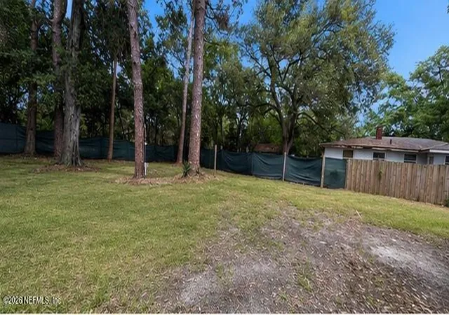 Listing Photo 5 - Condo for sale in building located at 1645 W 17th St, Jacksonville, FL 32209