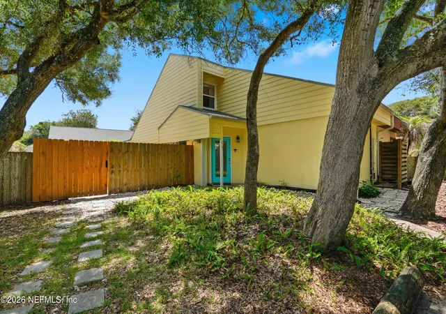 Photo 2 of Townhouse for sale at 3701 Windjammer Ln, Saint Augustine, FL 32084 | MLS# 2154198 | Listing updated on 2026-08-27