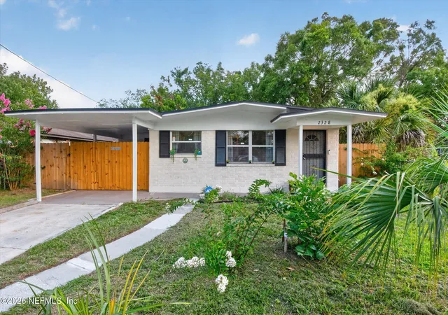 Photo 3 of Single family home for sale at 2328 W 10th Street, Jacksonville, FL 32209 | MLS# 2153298 | Listing updated on 2026-09-02