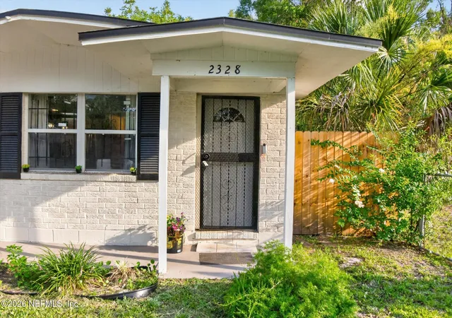 Photo 4 of Single family home for sale at 2328 W 10th Street, Jacksonville, FL 32209 | MLS# 2153298 | Listing updated on 2026-09-02