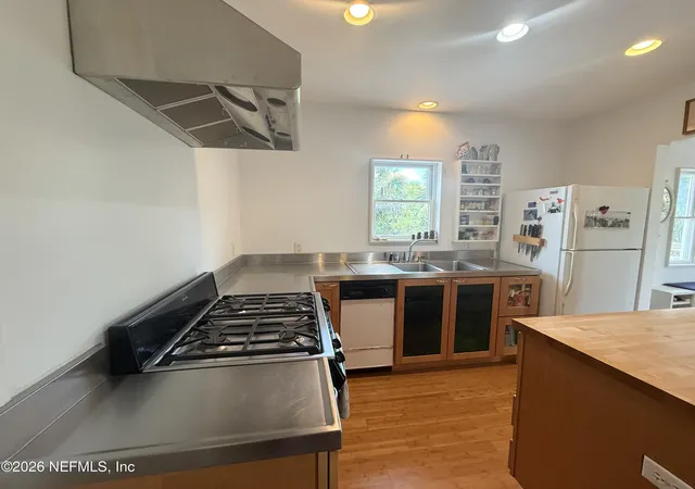 Photo 4 of House for sale at 115 Azalea Pl, Neptune Beach, FL 32266 | MLS# 2153518 | Listing updated on 2026-09-20