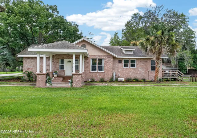 Photo 2 of Single family home for sale at 310 Bayard St, Green Cove Springs, FL 32043 | MLS# 2153849 | Listing updated on 2026-09-20