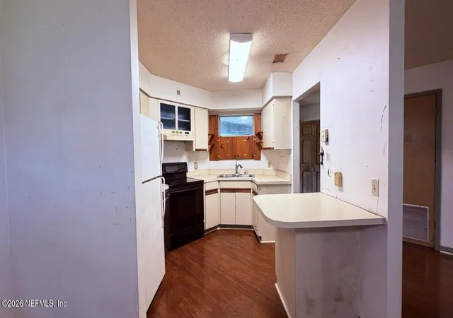 5th image of 1455 Begonia St, Atlantic Beach, FL 32233 | MLS# 2153583