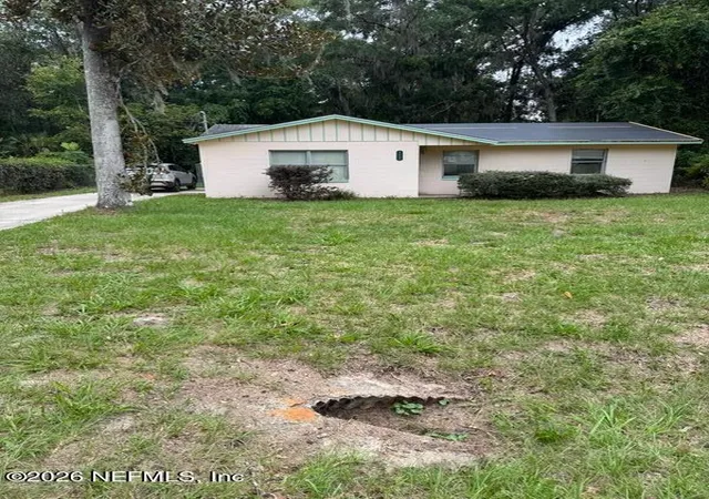 Homes for sale in Satsuma, FL | 107 Woodlawn Rd, Satsuma, FL 32189 | MLS# 2153786