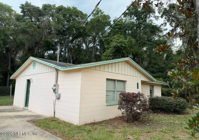 Homes for sale in Satsuma, FL | 107 Woodlawn Rd, Satsuma, FL 32189 | MLS# 2153786