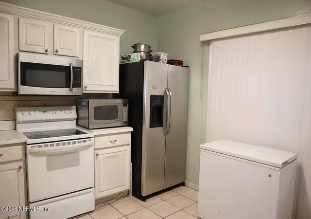 Photo 4 of Condo for sale at 8230 Dames Point Xing Blvd #802, Jacksonville, FL 32277 | MLS# 2153684 | Listing updated on 2026-09-06