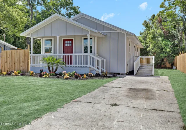 Homes for sale in Green Cove Springs, FL | 1204 North St, Green Cove Springs, FL 32043 | MLS# 2153691