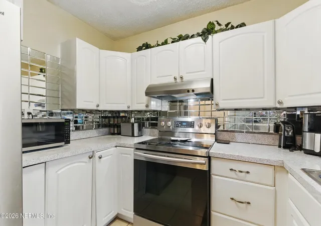 Photo 4 of Sale Pending at 4942 Doncaster Ave, Jacksonville, FL 32208 | MLS# 2153781 | Listing updated on 2026-07-15