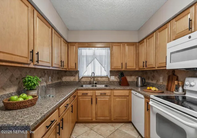 Photo 4 of Condo for sale at 506 Clubhouse Ct, Jacksonville, FL 32256 | MLS# 2155083 | Listing updated on 2026-09-22