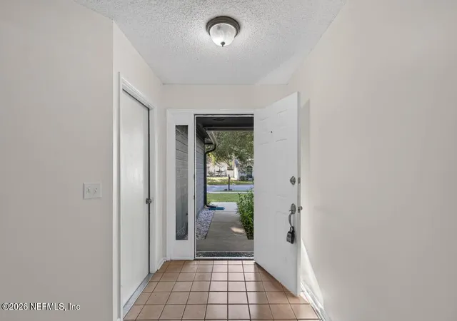 4th image of 3472 Charmont Dr, Jacksonville, FL 32277 | MLS# 2154273