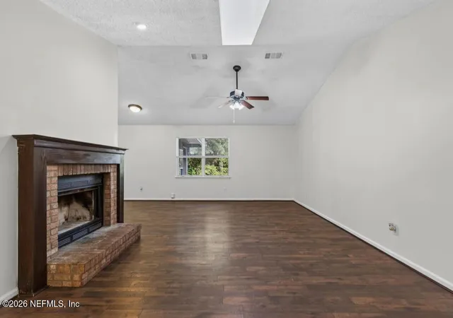 5th image of 3472 Charmont Dr, Jacksonville, FL 32277 | MLS# 2154273