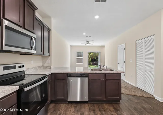 Photo 3 of Townhouse for sale at 7927 Echo Springs Rd, Jacksonville, FL 32256 | MLS# 2154707 | Listing updated on 2026-09-14