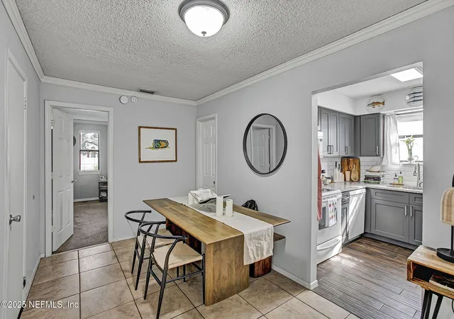Listing Photo 4 - Condo for sale in building located at 725 7th Ave S, Jacksonville Beach, FL 32250