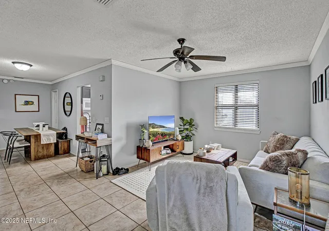 Listing Photo 5 - Condo for sale in building located at 725 7th Ave S, Jacksonville Beach, FL 32250