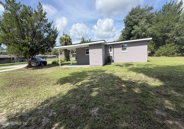 Photo 3 of Single family home for sale at 1308 Martin Luther King Jr Blvd, Green Cove Springs, FL 32043 | MLS# 2154076 | Listing updated on 2026-09-14