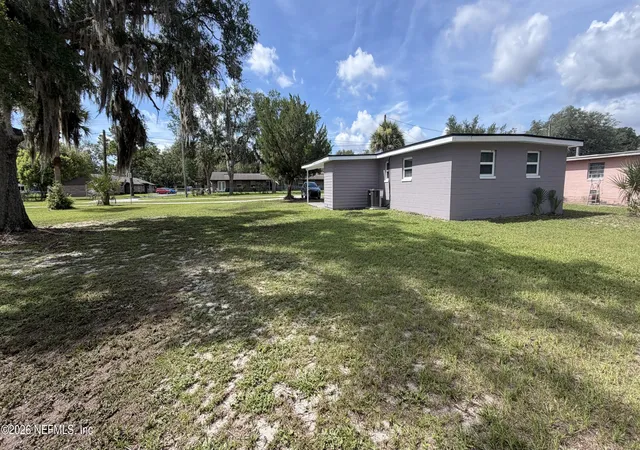 Photo 3 of Single family home for sale at 1308 Martin Luther King Jr Blvd, Green Cove Springs, FL 32043 | MLS# 2154076 | Listing updated on 2026-09-14