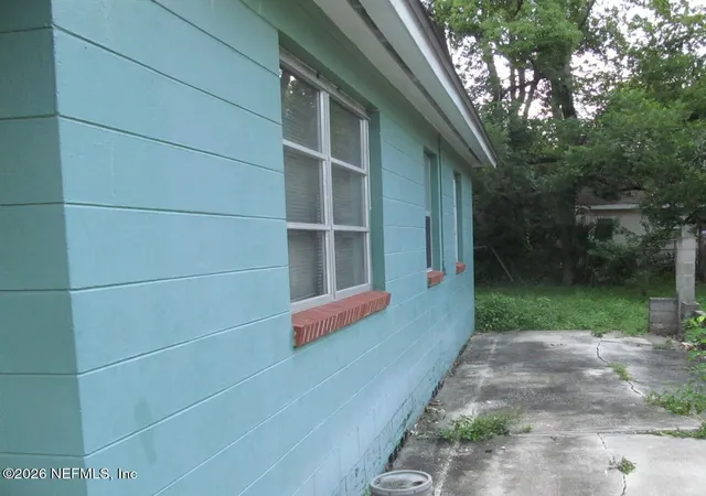 Photo 2 of Sale Pending at 3711 N Davis St, Jacksonville, FL 32209 | MLS# 2154121 | Listing updated on 2026-09-09