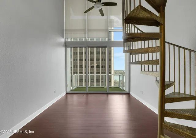 Listing Photo 2 - Condo for sale in building located at 150 E Robinson St, Orlando, FL 32801 - Unit #817