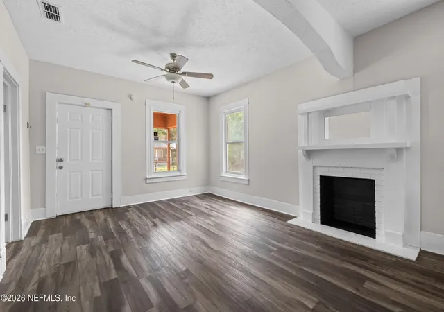 Photo 3 of Single family home for sale at 4003 Walnut St, Jacksonville, FL 32206 | MLS# 2154260 | Listing updated on 2026-09-15