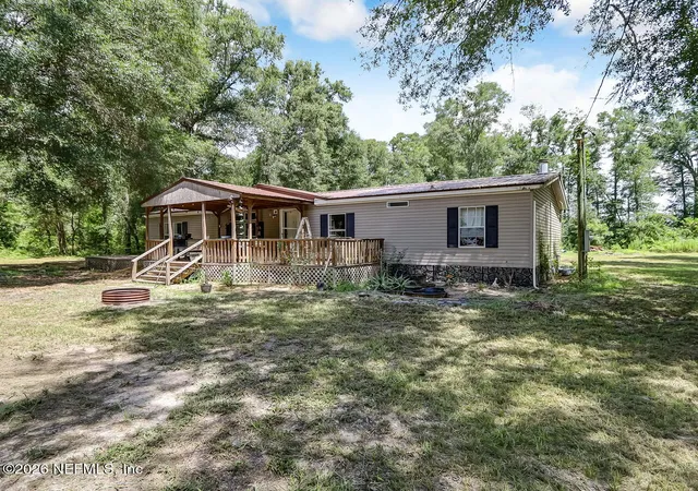 Homes for sale in Fort White, FL | 239 Sw Saratoga Ct, Fort White, FL 32038 | MLS# 2155303