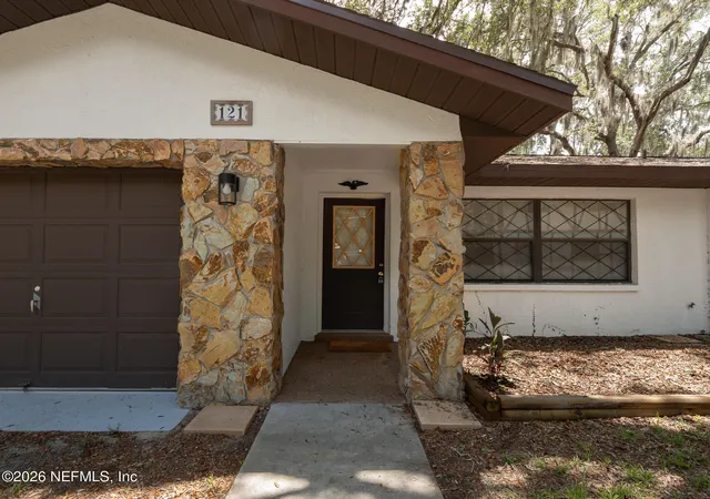 3rd image of 121 Serena Cir, Melrose, FL 32666 | MLS# 2154364