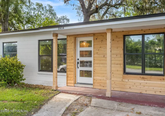 Photo 3 of Single family home for sale at 2614 Leonid Rd, Jacksonville, FL 32218 | MLS# 2154531 | Listing updated on 2026-09-15