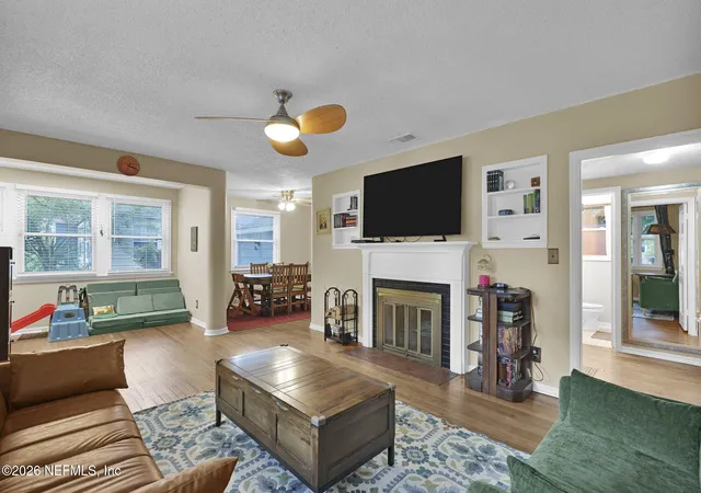 Photo 4 of Single family home for sale at 1521 Charon Rd, Jacksonville, FL 32205 | MLS# 2154909 | Listing updated on 2026-08-17