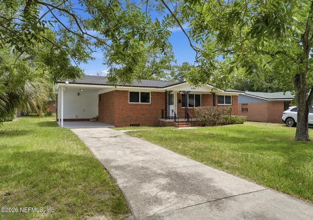 Photo 2 of Single family home for sale at 5305 Washington Ests Dr, Jacksonville, FL 32209 | MLS# 2155238 | Listing updated on 2026-09-01