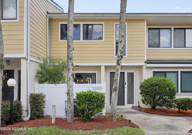 1st image of 7960 Los Robles Ct #7960, Jacksonville, FL 32256 | MLS# 2154850